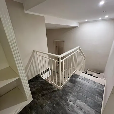 Apartment Goditi Napoli2 *